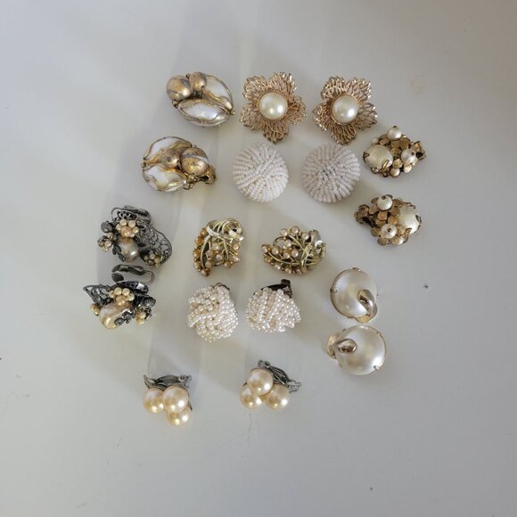 Vintage Set of 9 Clip-On Faux Pearl Button Earrings Elegant Retro Jewelry Access - Picture 1 of 2